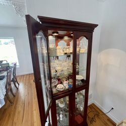 Wood And Mirror Display Case Lights Up ! 