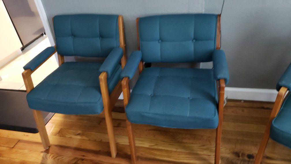 6 Lazyboy Chairs free