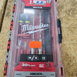 Milwaukee

1/4 in. x 5/32 in. Carbide Tip SDS-PLUS Concrete Screw Drill and Bit Kit (7-Piece)

