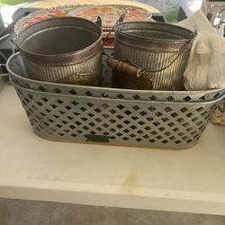 4 Metal Containers