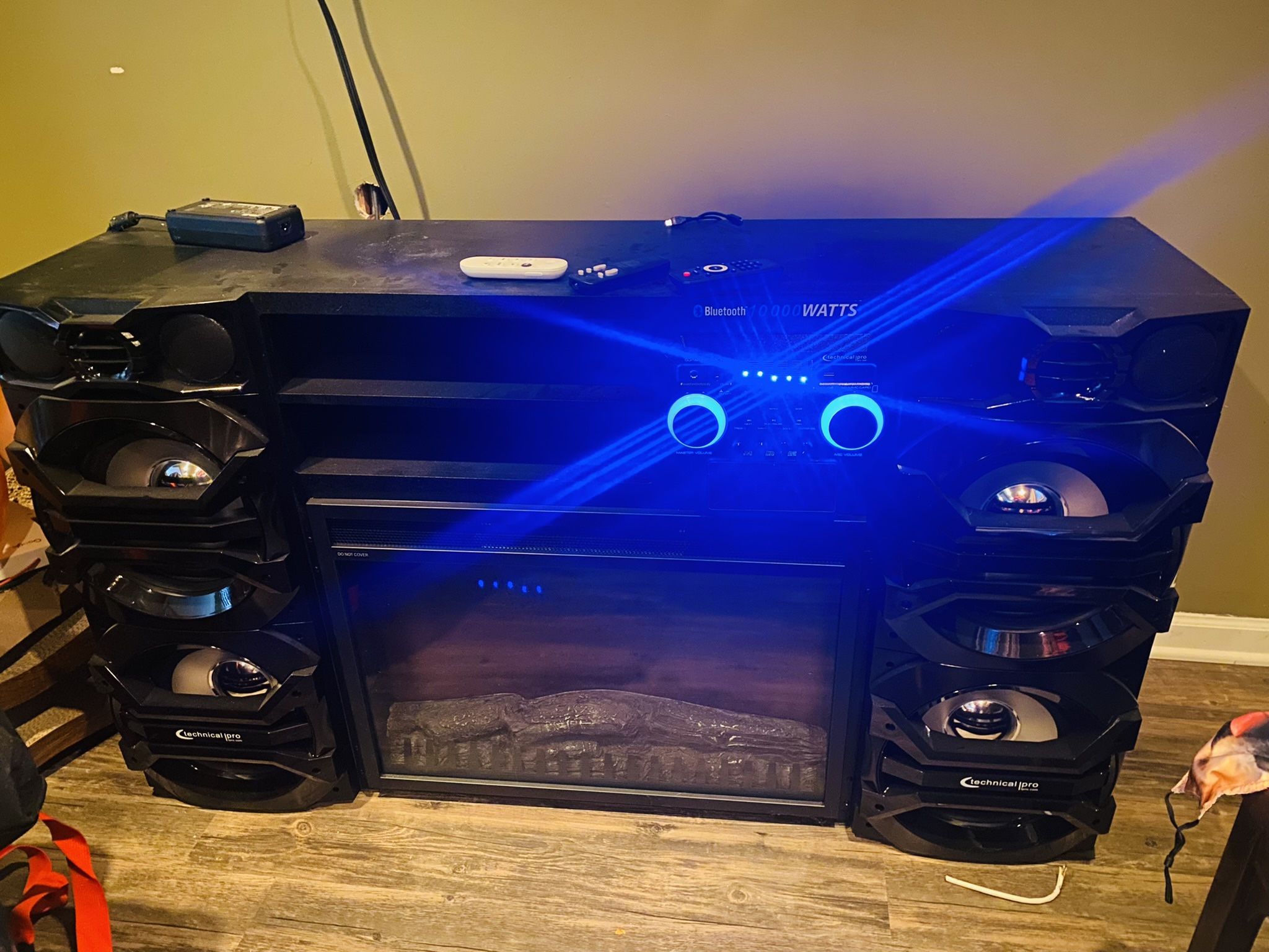 Technical Pro Speakers XFire TV stand with Fireplace