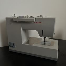 Singer Heavy Duty 4423 Sewing Machine