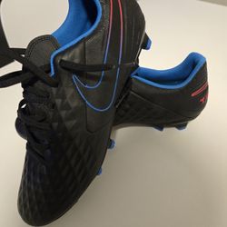 Nike Legend Soccee Shoes Size 10.5 Us New