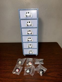 Disneyland Nightmare Before Christmas 2004 Haunted Mansion Holiday Chest 6 Pins