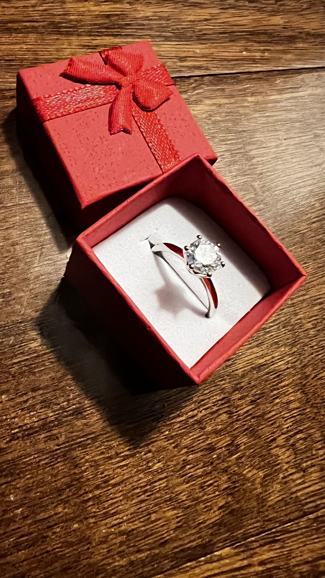 18k White Gold Ring 