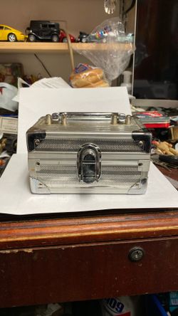 Small Locking Case. 7 By 5 Blank Velvet Interior Silver Metal Very Nice