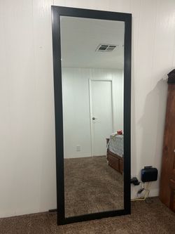 Standing mirror