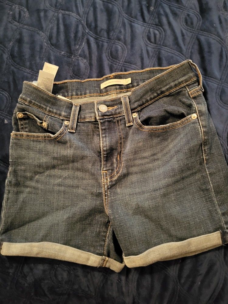 Shorts, Levi's Mid Length, Size 27