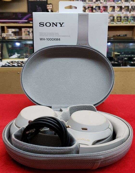Sony WH-1000XM4 Wireless Bluetooth Noise Cancelling Over-Ear Headphones with Carrying Case & Box - No Charger - Working
