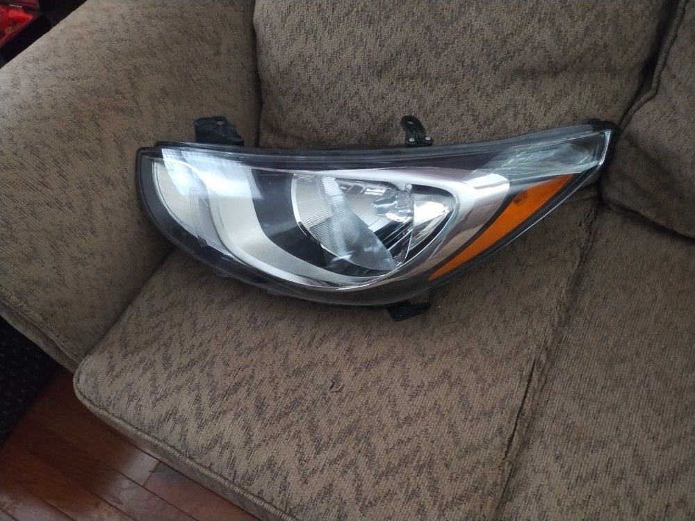 14-18 Volvo S60 Left Headlight