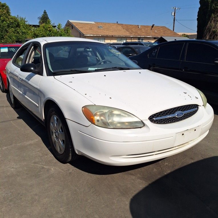 2003 Ford Taurus