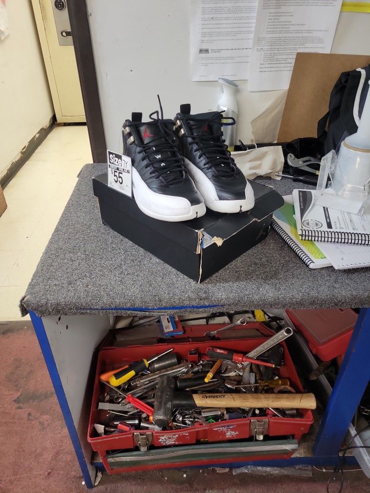 Size 7Y Air Jordan 12 Retro