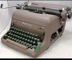 Royal HH typewriter -  late 1950s to early 1960s.