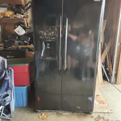 Frigidaire Side-By-Side Refrigerator Freezer