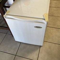 Mini Refrigerator 