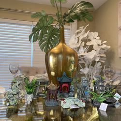Fish Tank Decorations: Dynasty Edition
