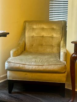 Tufted Velvet Accent Chair
