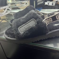 UGG  Size 6