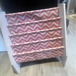 Kidskraft Bookcase Pink White Chevron