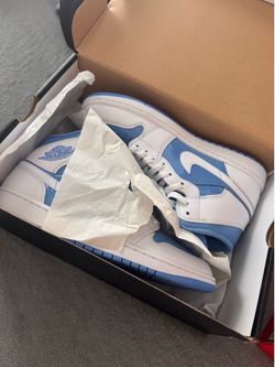 Air jordan 1 mids SE Size 10
