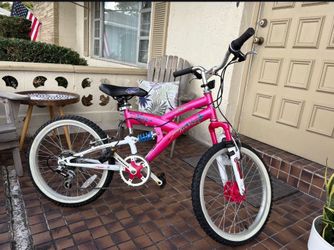 Girls Kent 7 speed bicycle