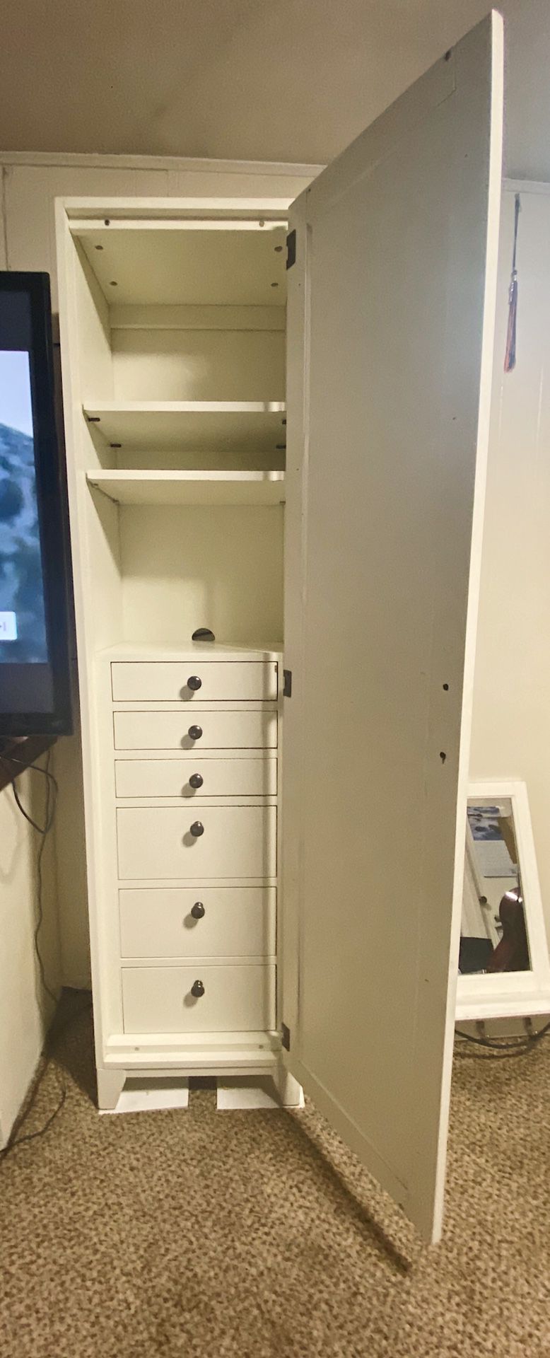 Armoire/Mirror Stand NO HOLDING FCFS
