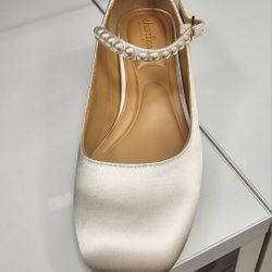 Wedding Shoes  Women's David's Bridal  Wedding ShoesPearl Strap Satin Mary Jane Block Heels. Size 8