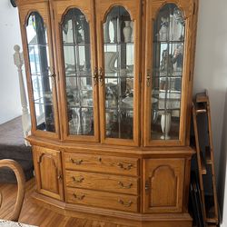 Dining room set good condition with eight chairs