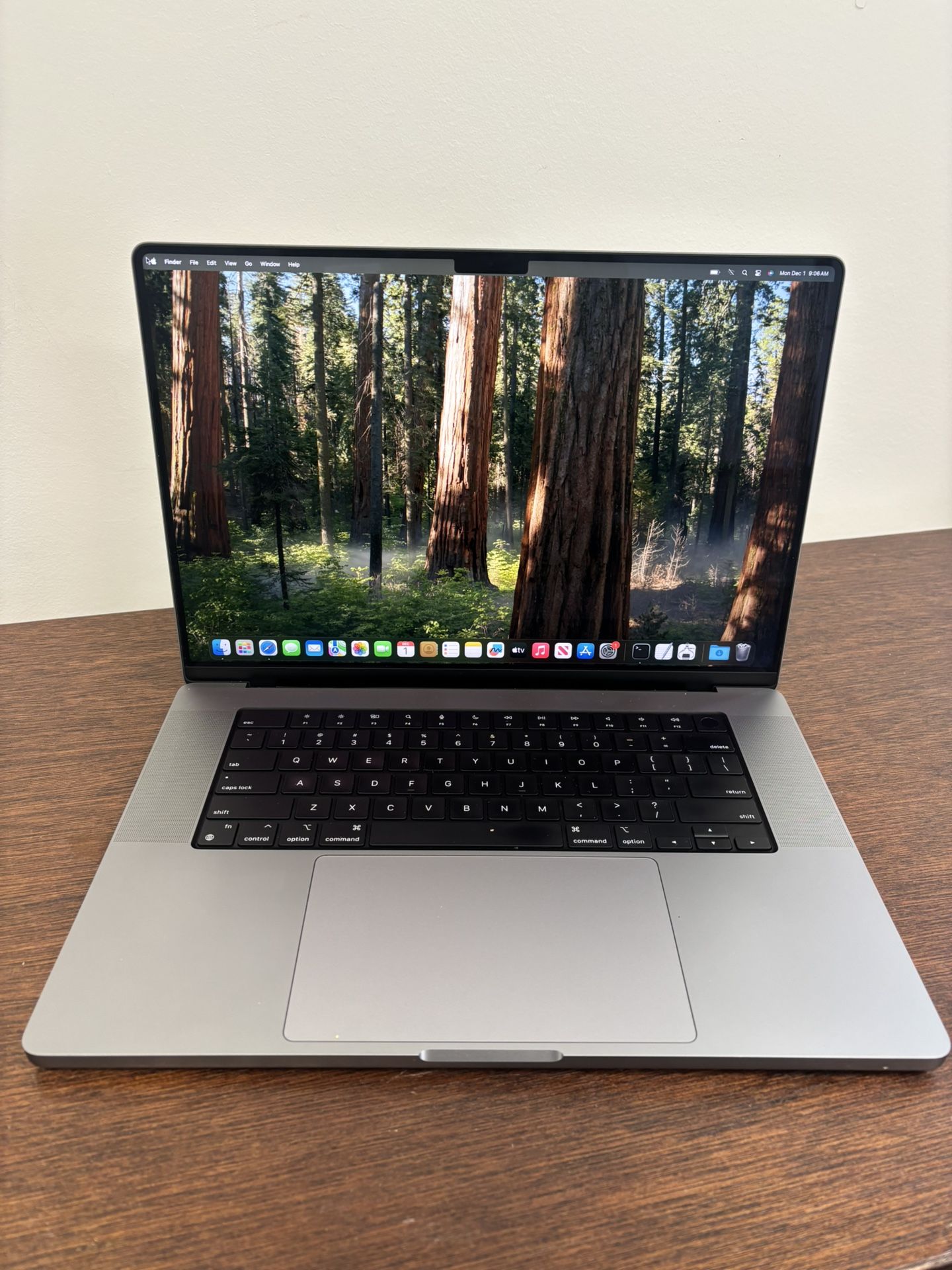 2021 MACBOOK PRO 16 INCH, 16GB M1  PRO 512GB SSD BATTERY COUNT ONLY 223 with 90% Maximum Capacity.                               FOR MUSIC AND VIDEO E