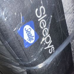 Sealy queen size mattress+box spring