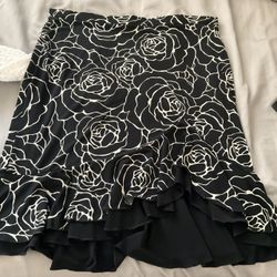 White House Black Market Size M Black and White Floral Skirt