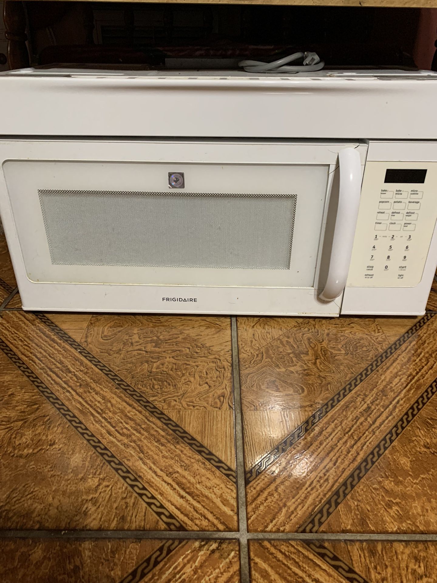 Frigidaire Rang Hood Microwave 