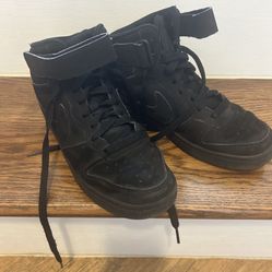 Nike Boys Shoes Size 4.5Y