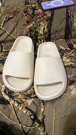 REAL YEEZY SLIDES