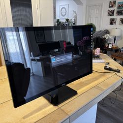 Dell 27” FHD Monitor Like New Awesome Picture 