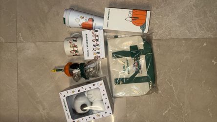 Starbucks peanuts snoopy collection