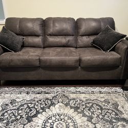 Nearly new Couch 