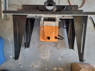 Chicago Electric Router Table w Router