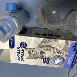 Small pet spacer with attachments