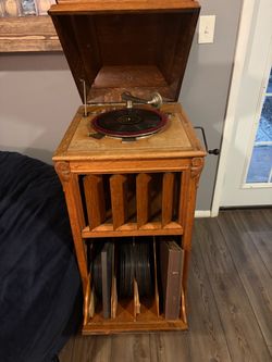 Columbia Oak Phonograph/Record Player 1914 Vintage