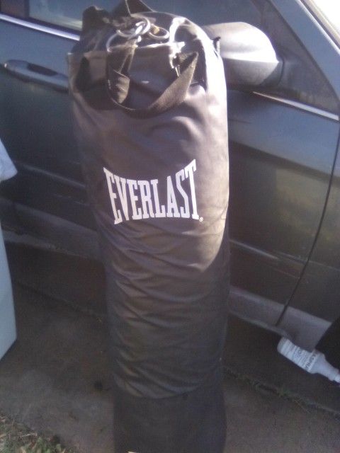 100 Lb Punching Bag