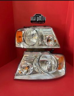 Ford F150  2004. 2008 headlights.
