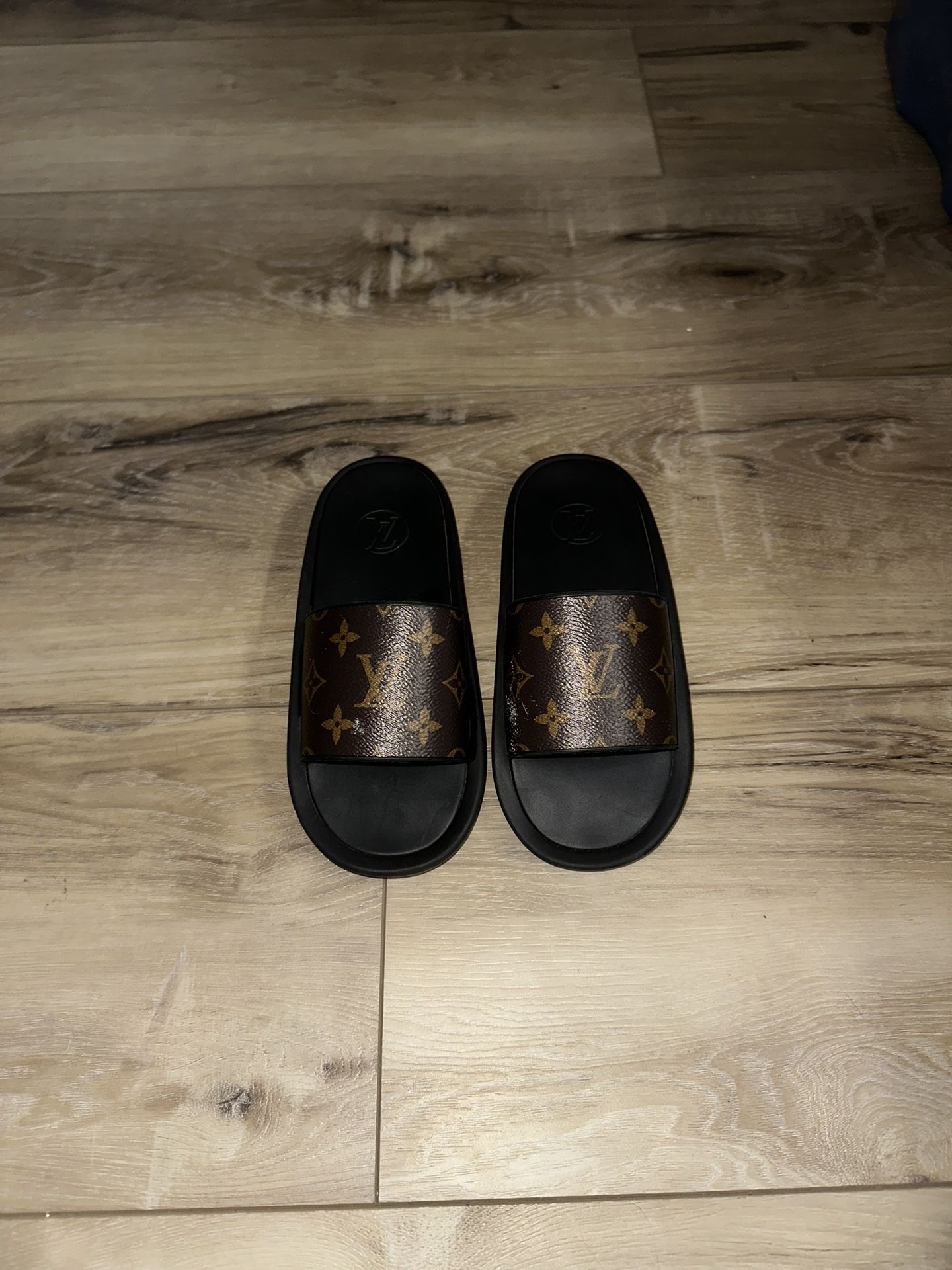 Louis Vuitton size 5.5