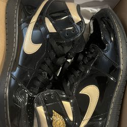 Jordan Retro 1 Black & Gold