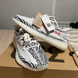 YEEZY BOOST 350 V2 - ZEBRA - NEW WITH BOX SIZE 10.5