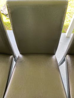 5 brown Dining Table Chairs