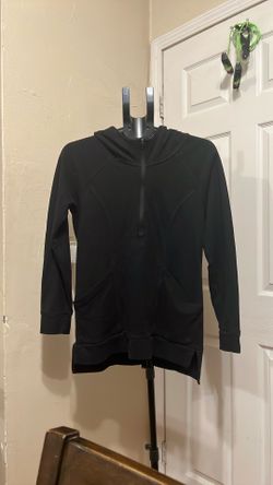 Women’s north face sweater