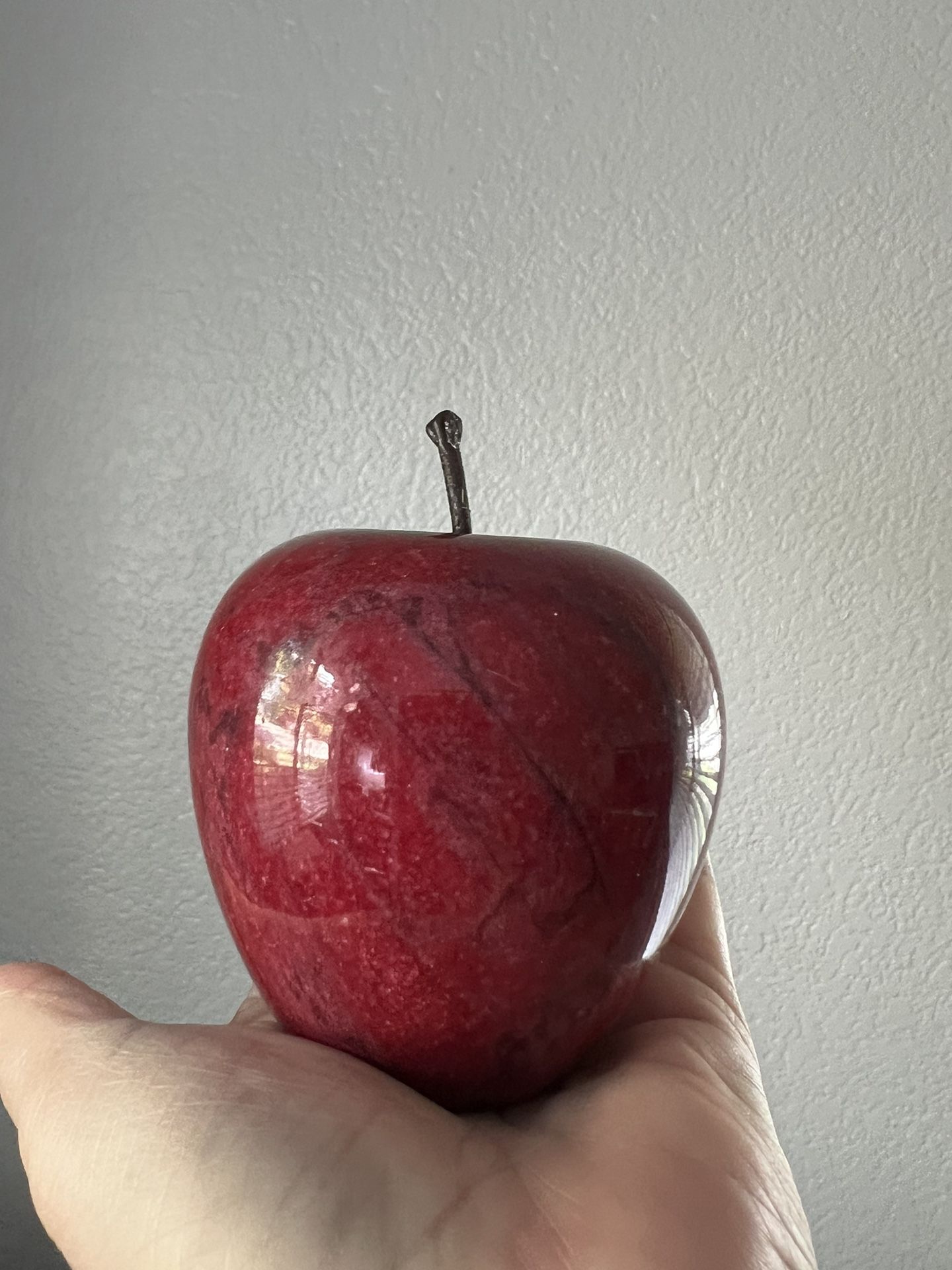Red Marble Apple Alabaster Stone Paperweight Teacher Gift 3.5" Tall Brown Stem