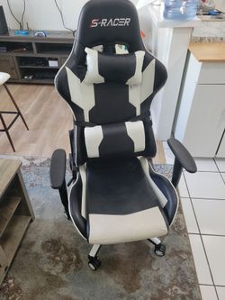 Gaming chair