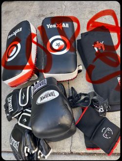 Boxing/ Muay Thai Gear (L/XL)
